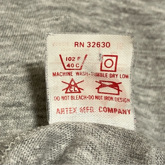 Vintage MLB Pittsburgh Pirates Peanuts Snoopy Gray Artex Single Stitch Tee 1988 - Picture 9 of 10